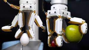 Engineers created a robotic hand with a gecko like grip bfb