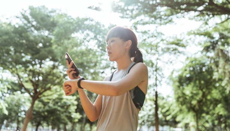 How to monitor your heart rate using your smartphone