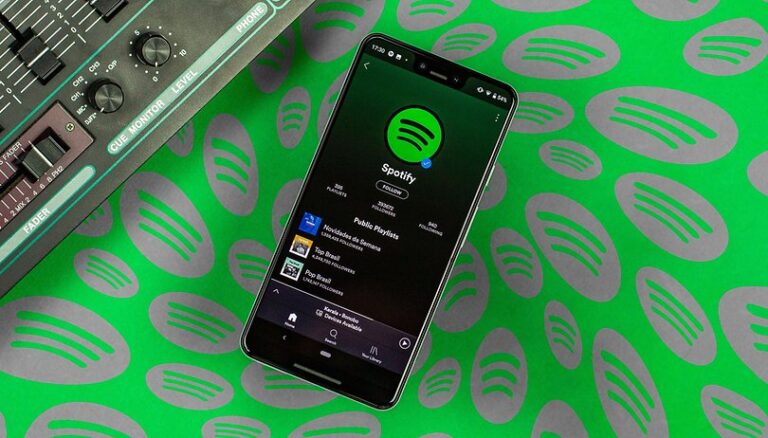 How to add podcasts to playlists on Spotify