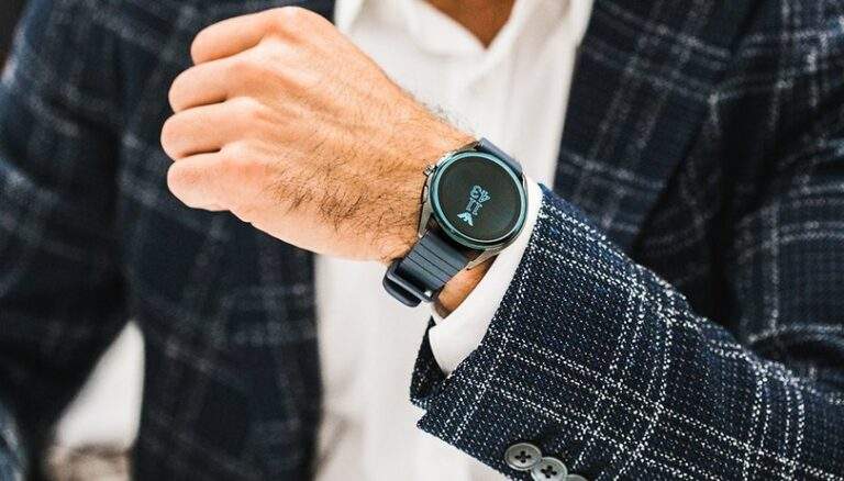 How to pay with your smartwatch and which banks support it