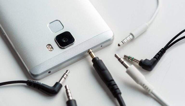 To jack or not to jack: all about smartphone audio